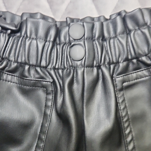 Zara Kids Black Faux Leather Shorts - Picture 7 of 8